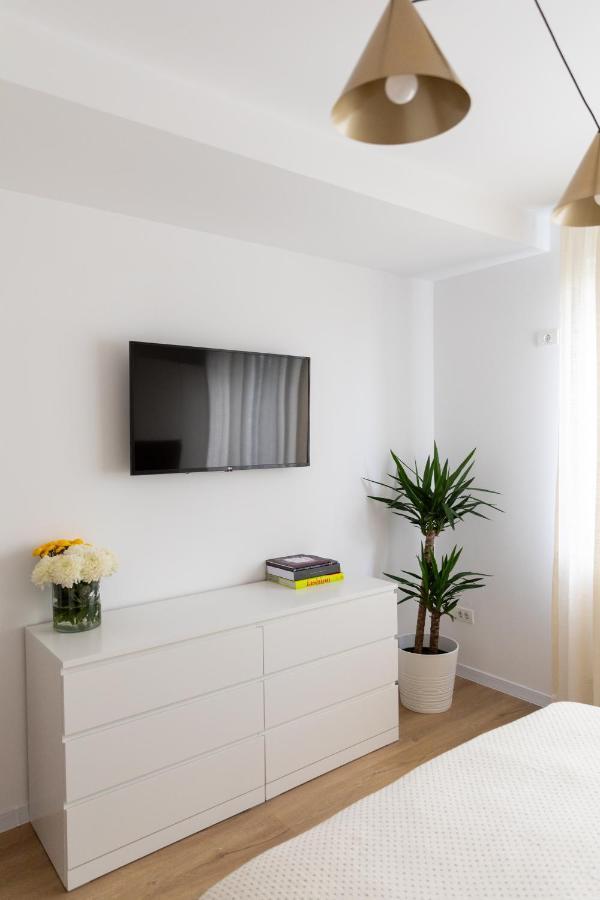 Studio 8 I One Bedroom Apartment I Airport I Therme オトペニ エクステリア 写真