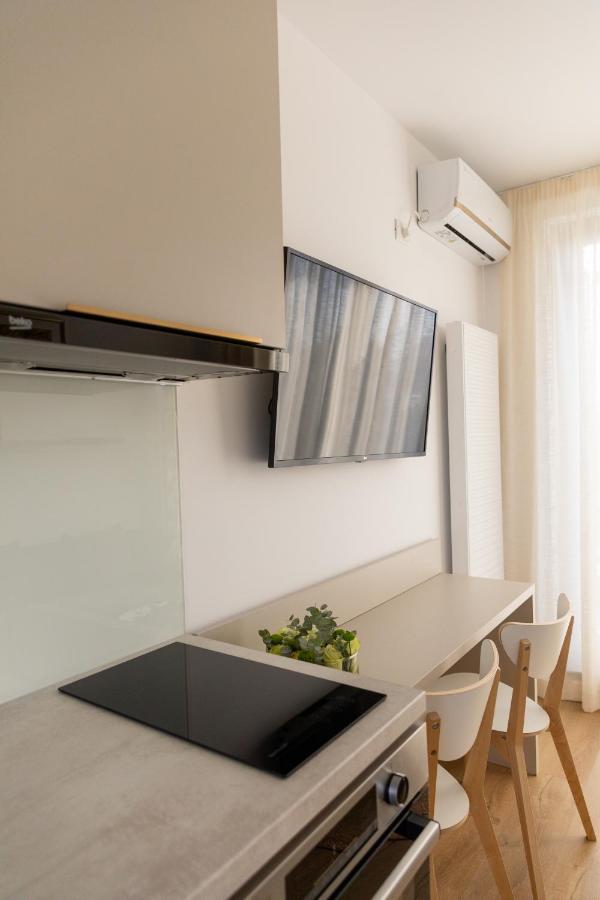 Studio 8 I One Bedroom Apartment I Airport I Therme オトペニ エクステリア 写真