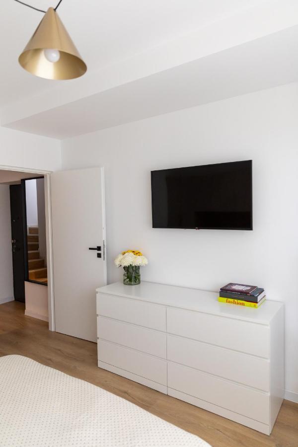 Studio 8 I One Bedroom Apartment I Airport I Therme オトペニ エクステリア 写真