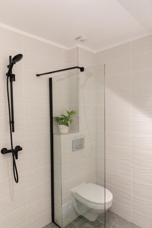 Studio 8 I One Bedroom Apartment I Airport I Therme オトペニ エクステリア 写真