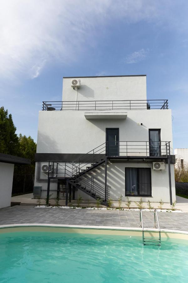 Studio 8 I One Bedroom Apartment I Airport I Therme オトペニ エクステリア 写真