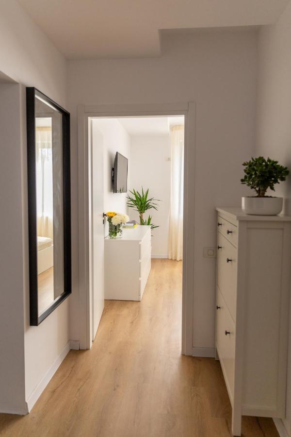 Studio 8 I One Bedroom Apartment I Airport I Therme オトペニ エクステリア 写真